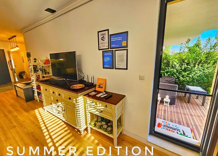 Matsa In Evergreen Complex Apartment